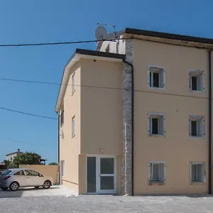  Appartamento Lana House With Croazia